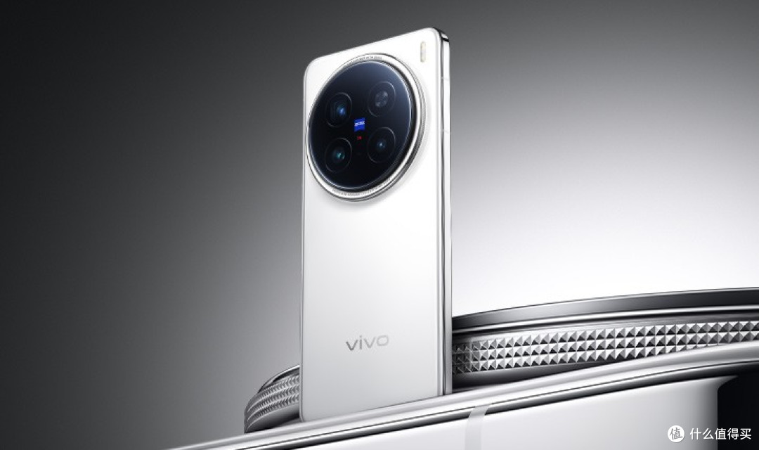 Vivo“亮剑”,天玑9400+6200毫安+1.5K直屏,旗舰开始清仓!