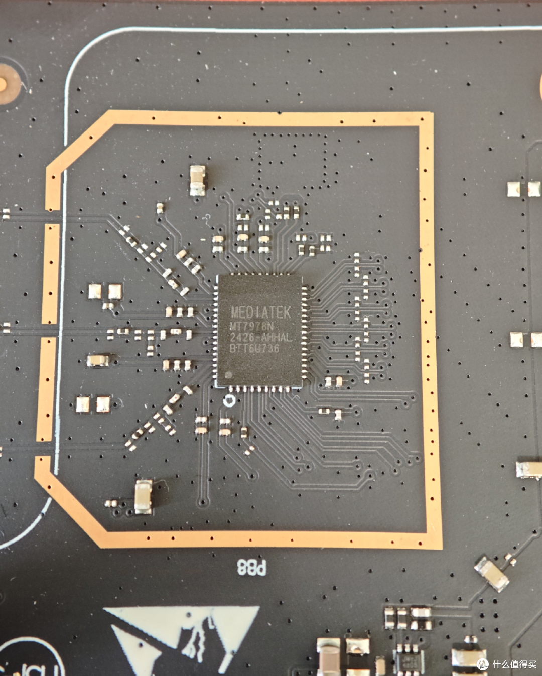 中端价格+旗舰配置,卷价格 or 搞噱头?中兴问天BE6800Pro+实测