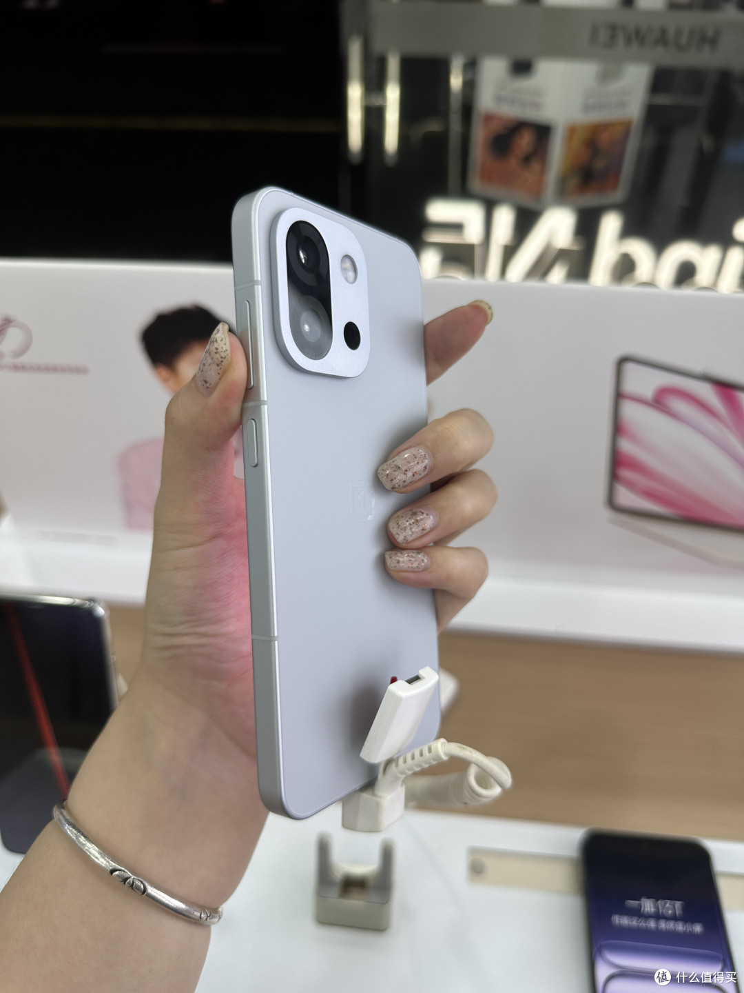 一加13T:小屏旗舰的全能逆袭