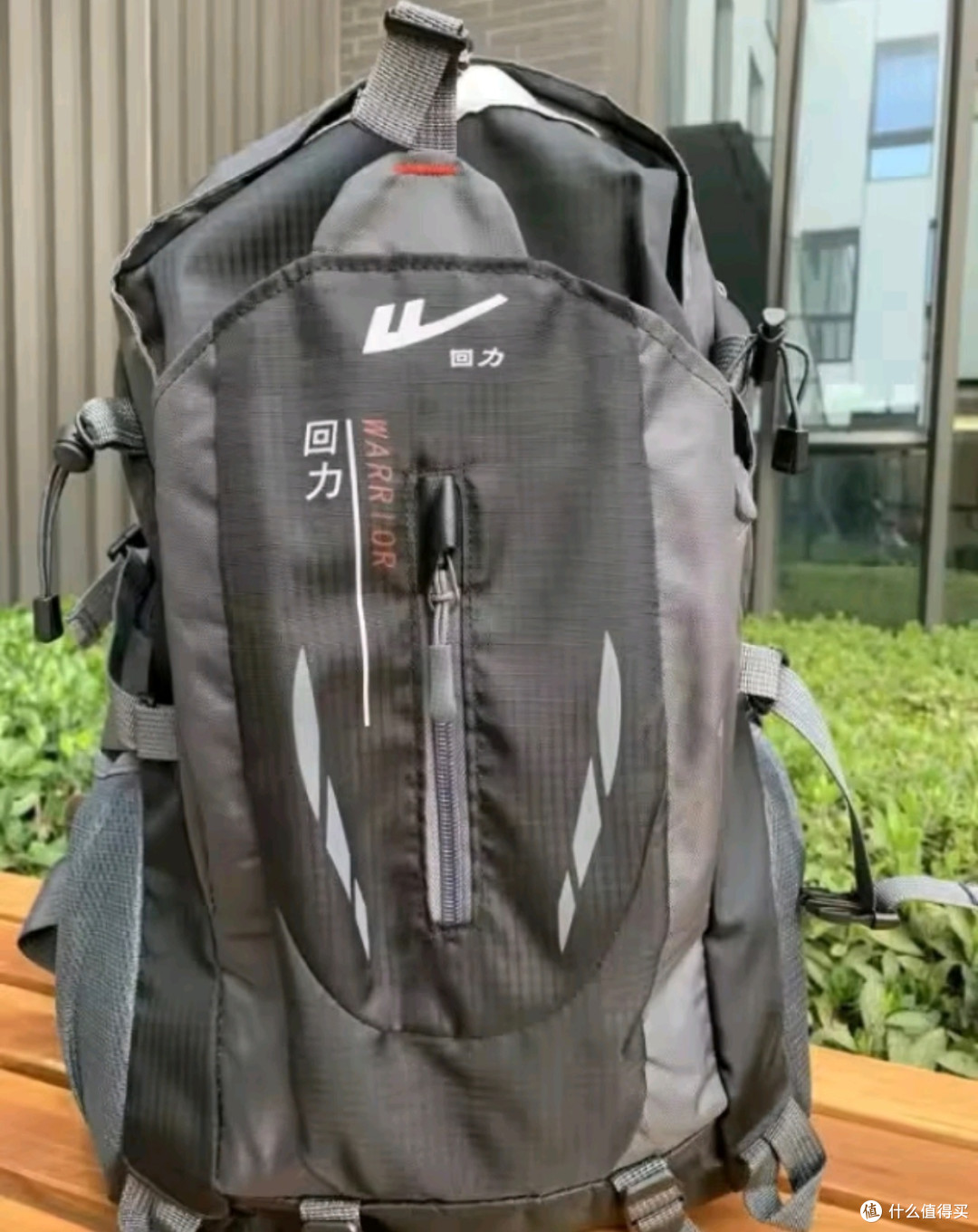 回力大容量登山包:户外出行首选
