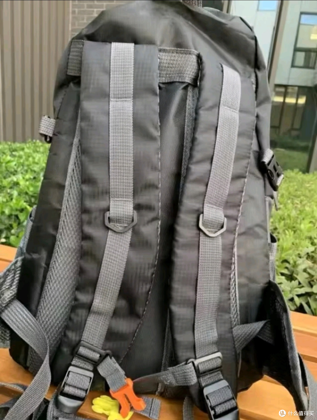 回力大容量登山包:户外出行首选