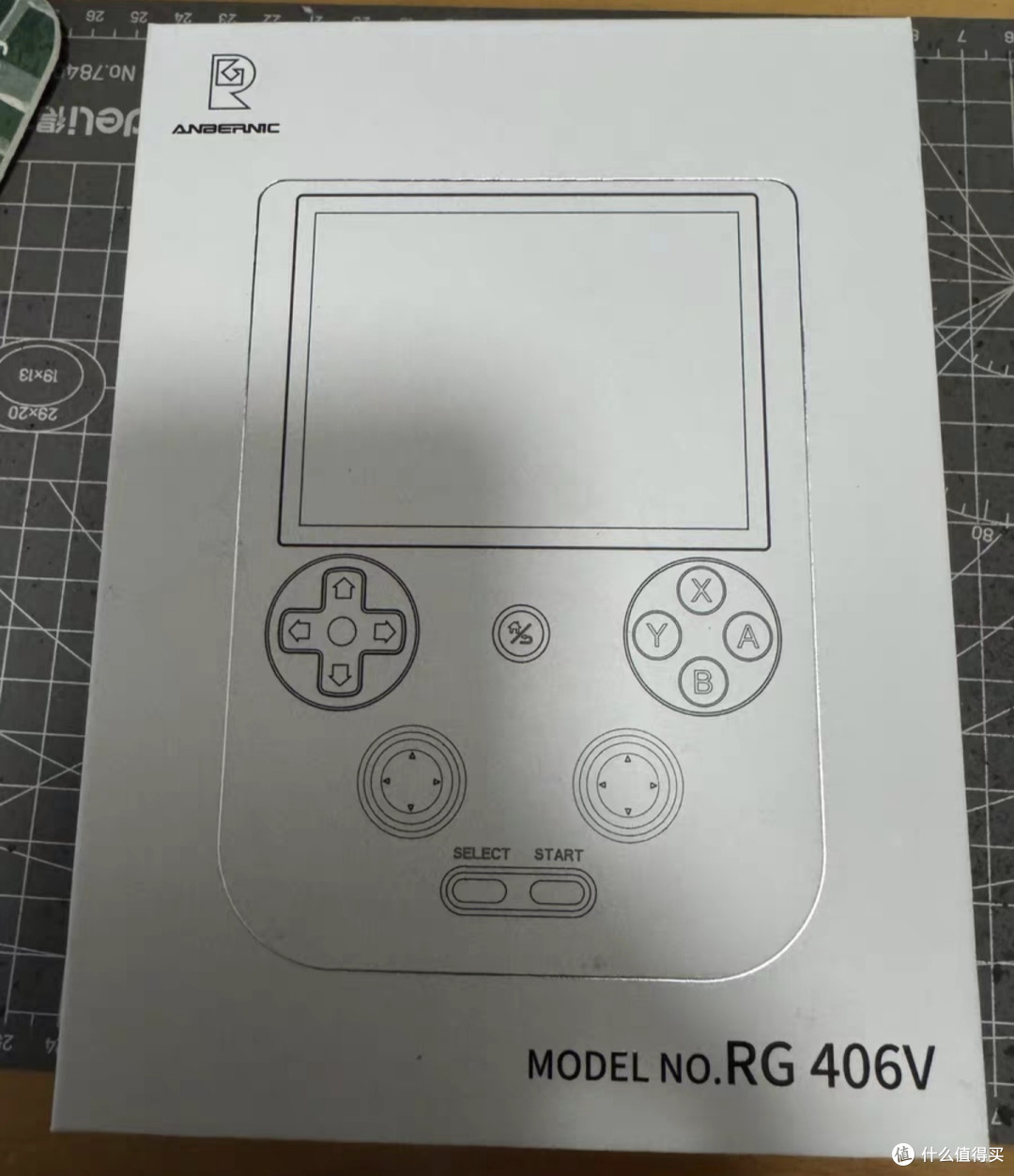 竖版安卓掌机RG406V的游戏体验