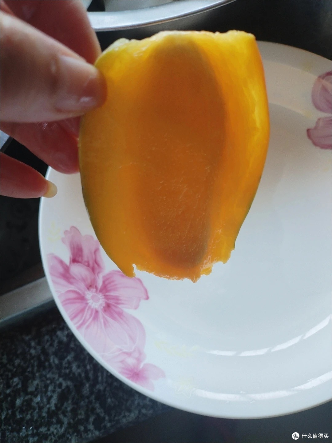 海南新鲜彩虹贵妃芒选购指南：解锁甜蜜多汁的美味秘诀