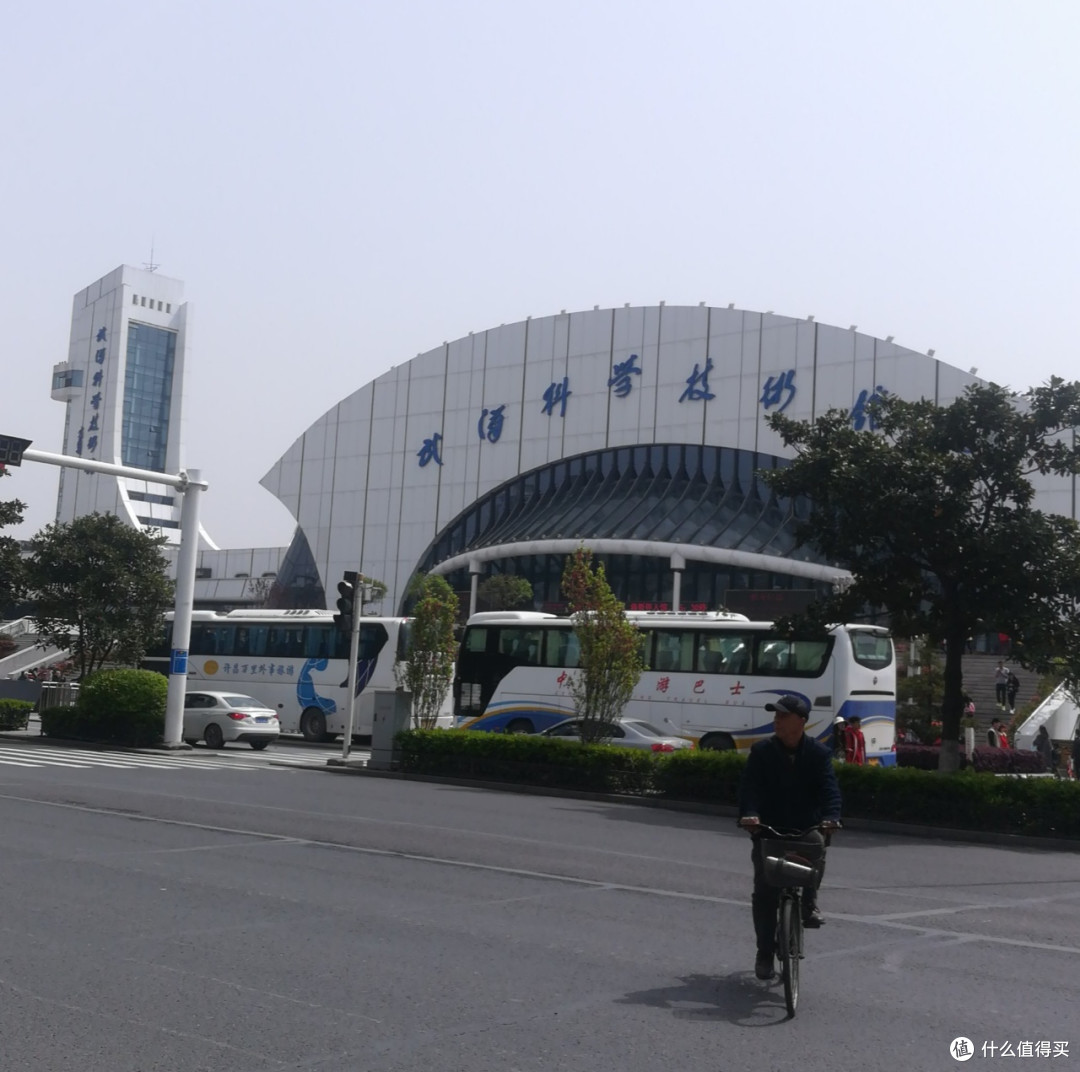 春日里的艺术盛宴：打卡热门展览之武汉科技馆，分享观展心得！