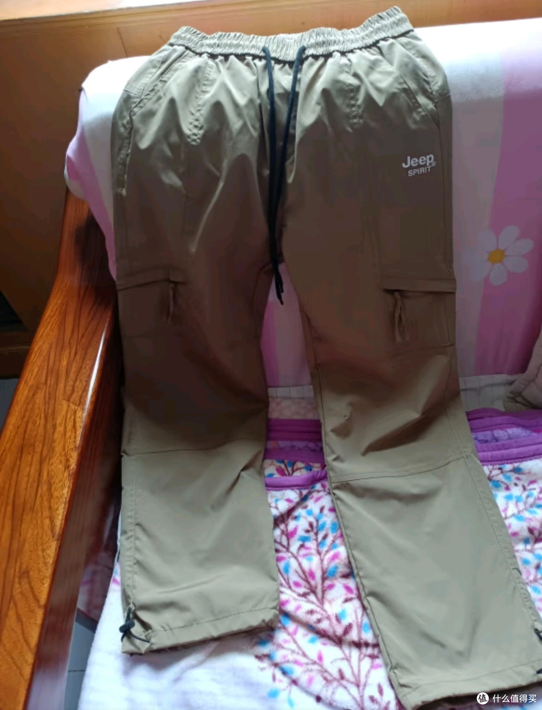 户外出行，这条JEEP防水工装冲锋裤就是你的最佳搭子