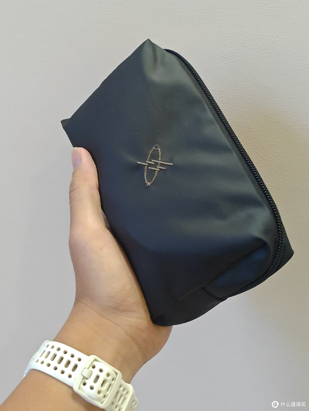 外出游玩时,我会携带的充电设备有哪些?