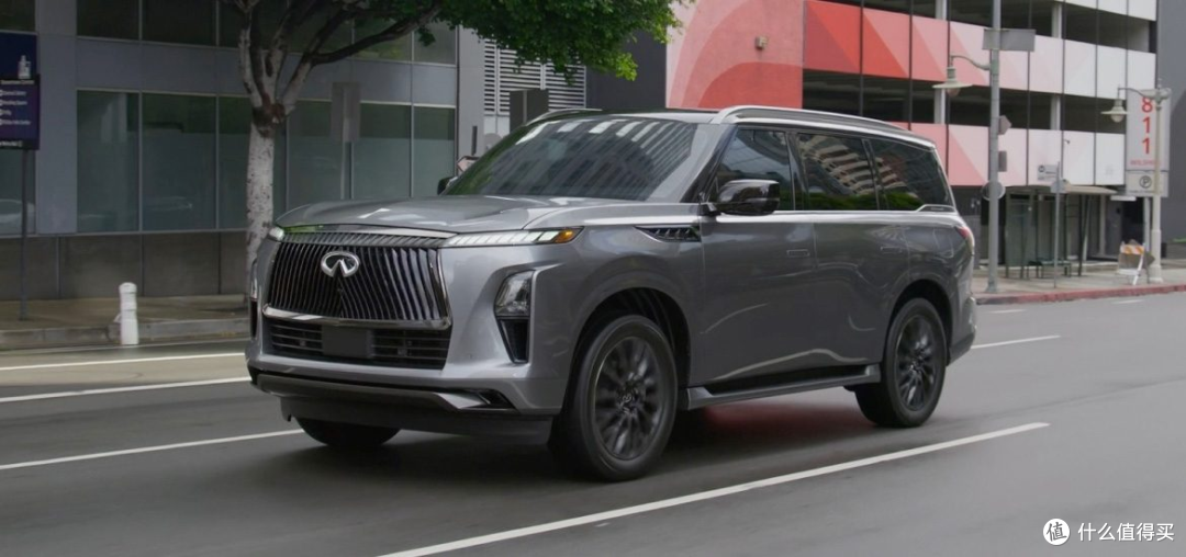 全新英菲尼迪QX80,22英寸轮毂配V6双涡轮,这价值感谁能抗拒?