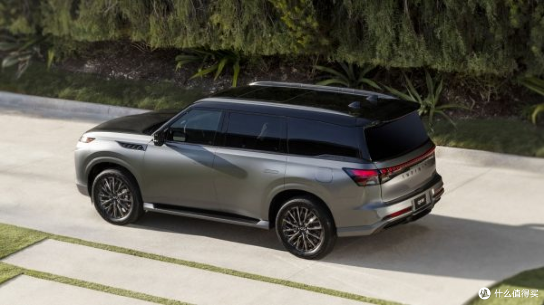 全新英菲尼迪QX80,22英寸轮毂配V6双涡轮,这价值感谁能抗拒?