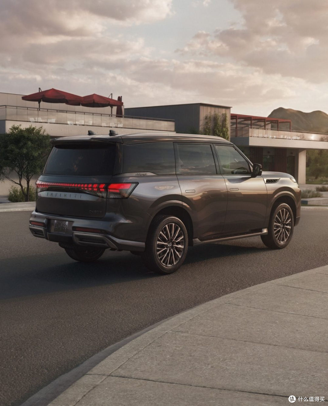 全新英菲尼迪QX80,22英寸轮毂配V6双涡轮,这价值感谁能抗拒?