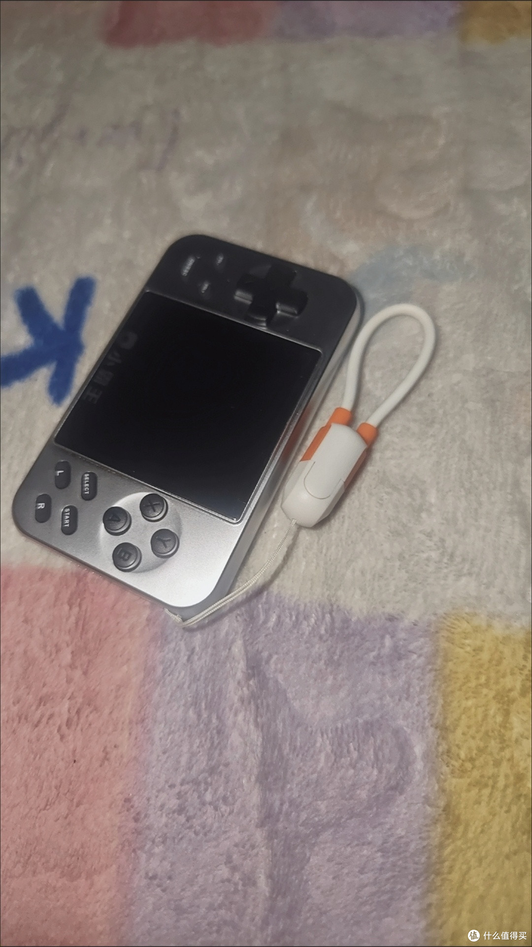 小霸王竟然也出复古游戏机了，玩起来还真的很不错。