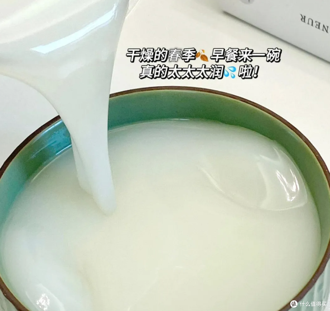 润燥养生双羹:莲藕雪梨汤与紫薯银耳羹的暖心食谱