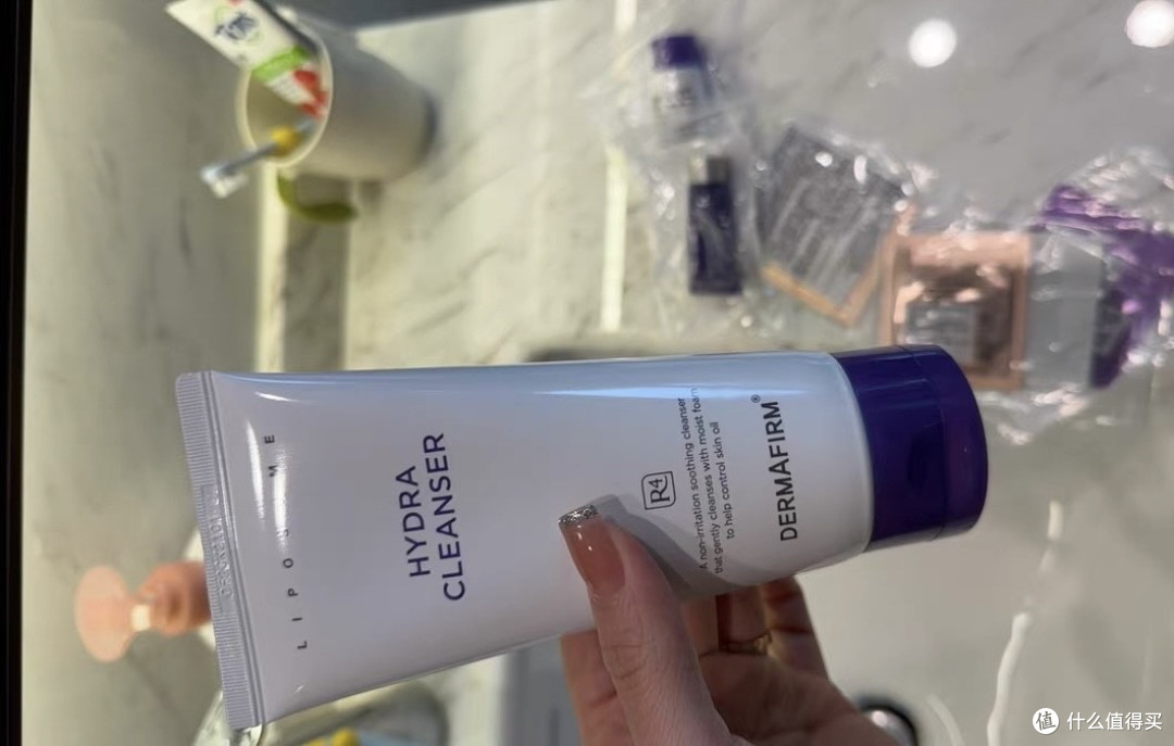 德妃紫苏洗面奶:肌肤的温柔呵护者