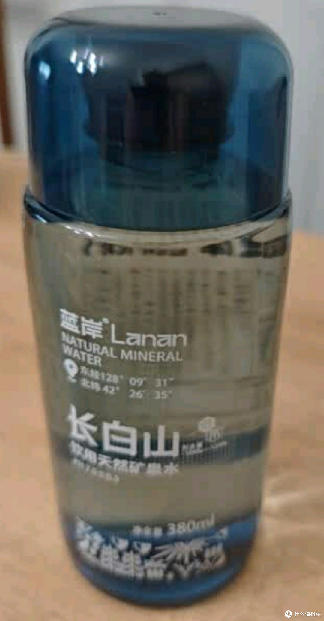 蓝岸长白山天然矿泉水:源自圣山的健康之选