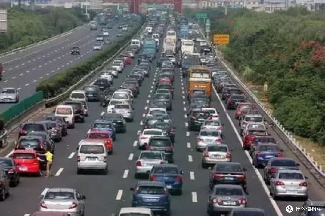 五一返程高峰:高速路上的“钢铁洪流”与破局之道
