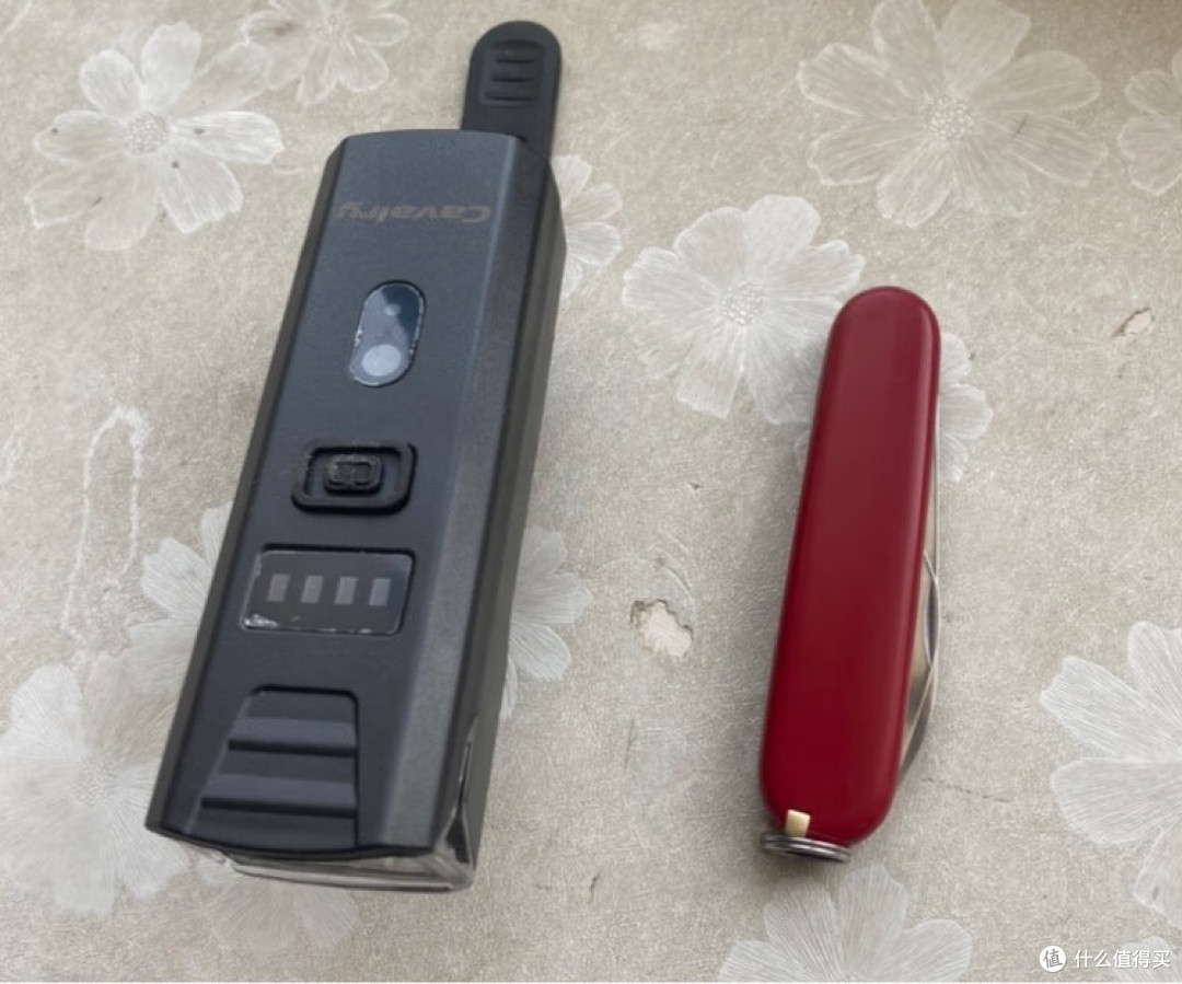 骑兵连自行车灯：精致小巧，照亮骑行之路