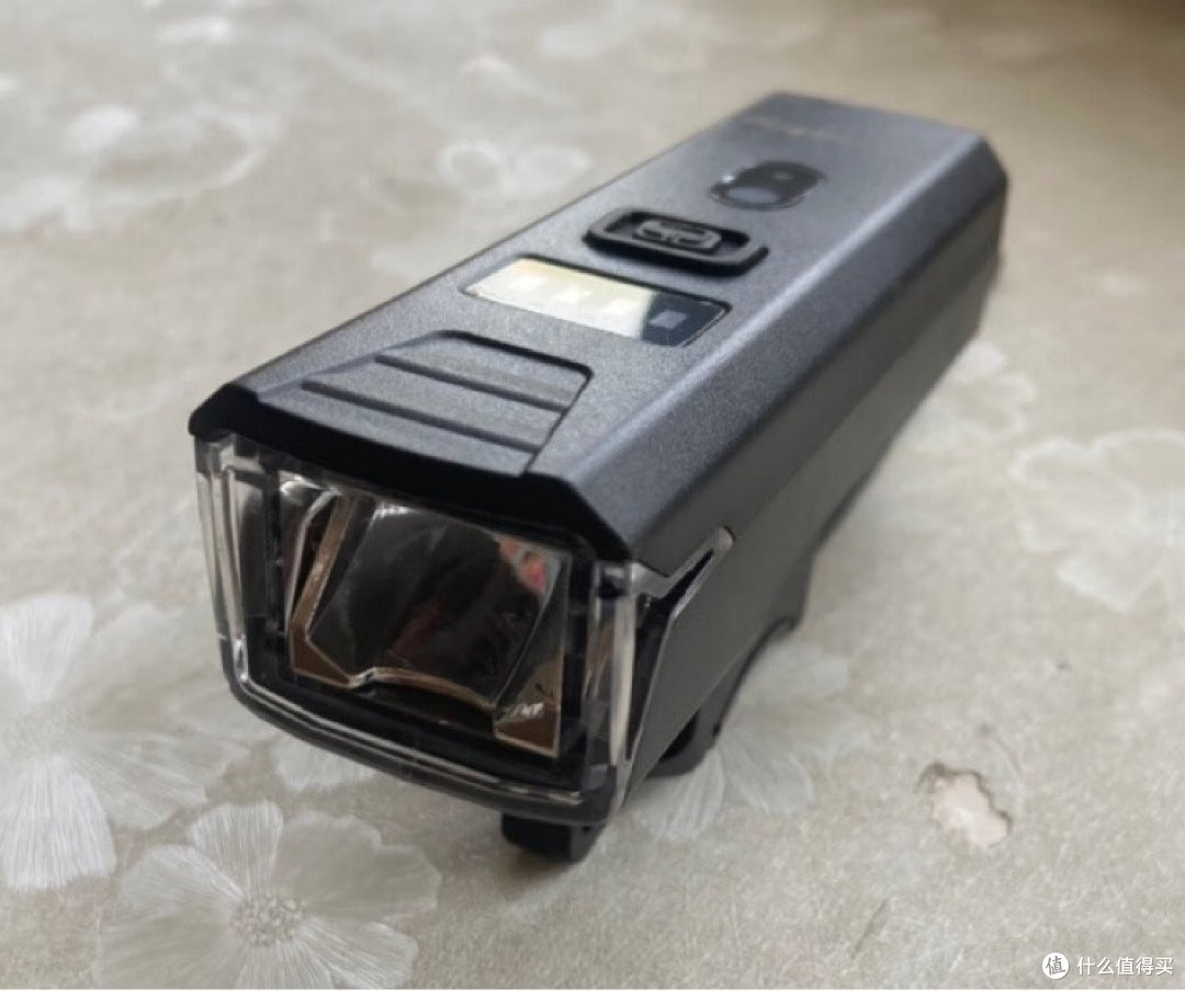 骑兵连自行车灯：精致小巧，照亮骑行之路