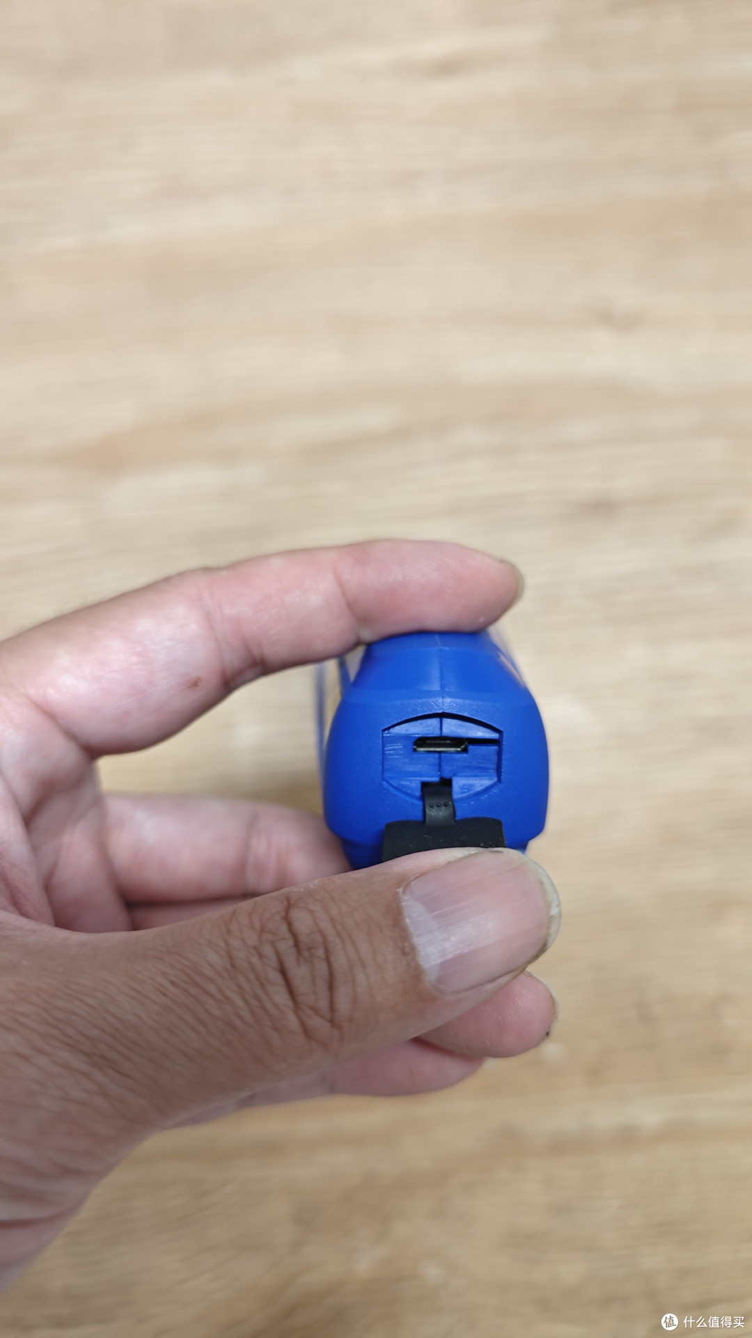 Micro-USB充电接口