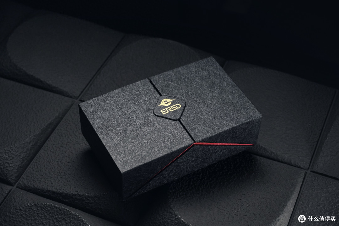 新牌子的重磅“敲门砖”?ERSD Crystal 鏡钛