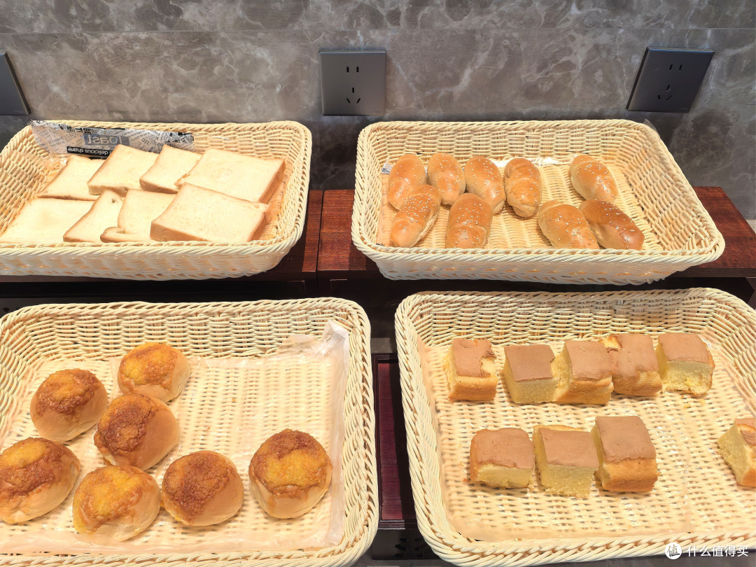 本想喂他花生,没料到还是晚节不保:九华山温泉假日酒店入住体验
