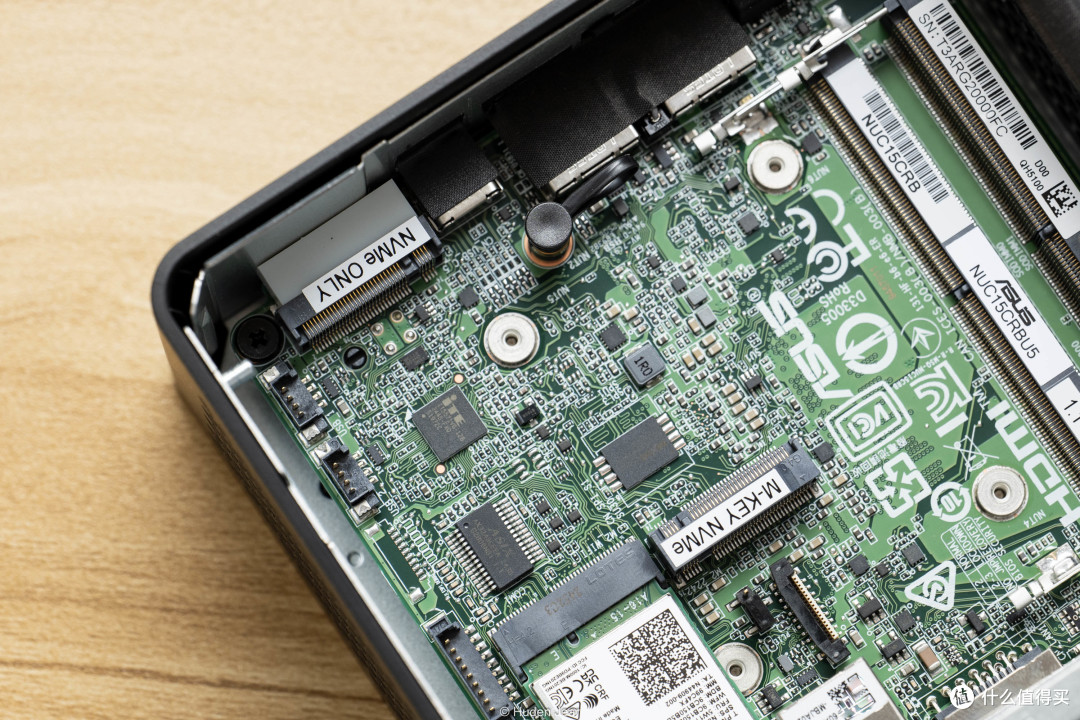 Asus NUC 15 Pro高款测试:经典mini主机+自由扩展