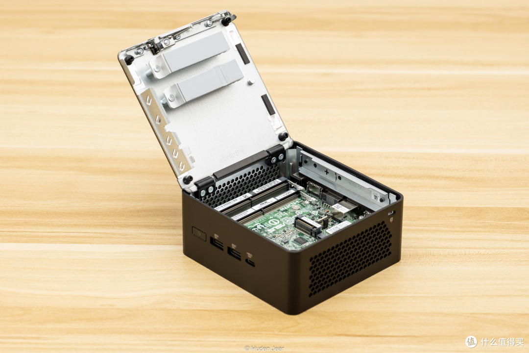Asus NUC 15 Pro高款测试:经典mini主机+自由扩展