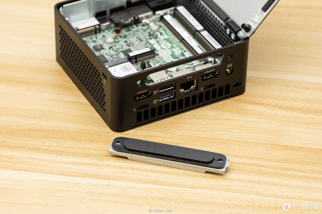 Asus NUC 15 Pro高款测试:经典mini主机+自由扩展