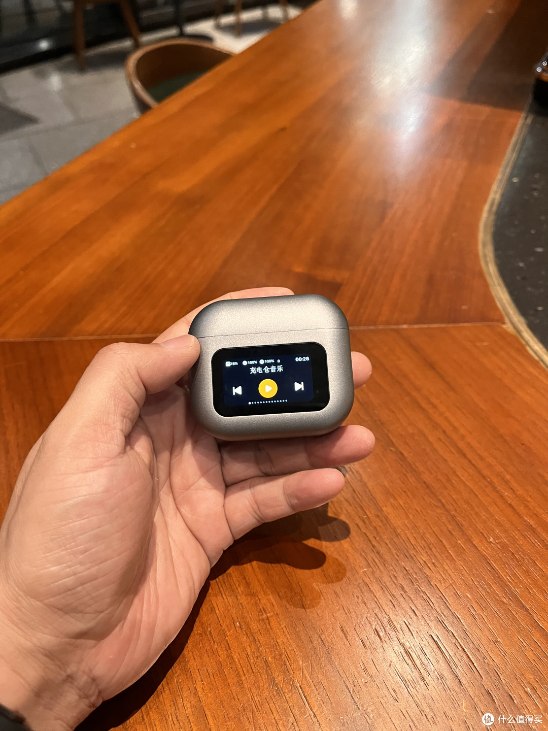 BLINBLIN Q30触摸屏蓝牙耳机:时尚设计与卓越音质的完美结合