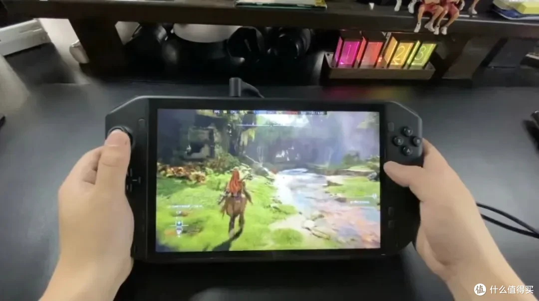 终极“手捏版”掌机:10.1寸大屏+RTX4060独显,成品9999元