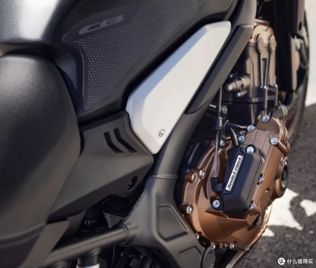 本田CB650R摩托车