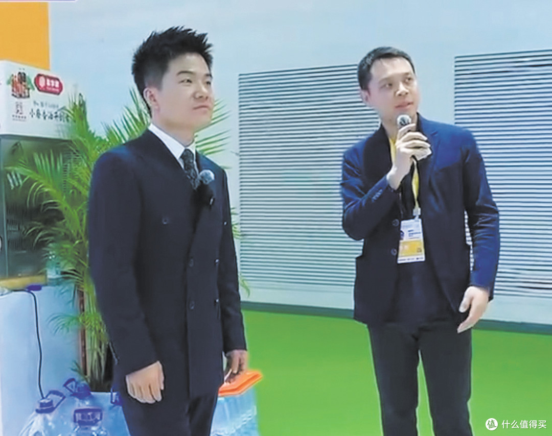 喜旺亮相中国国际消费品博览会 董宇辉对喜旺火腿等产品赞不绝口