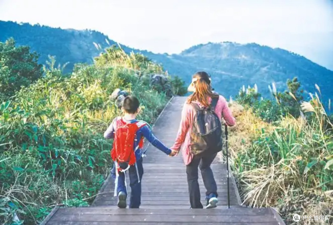 看手机一定近视吗？小学生近视了家长该怎么办？