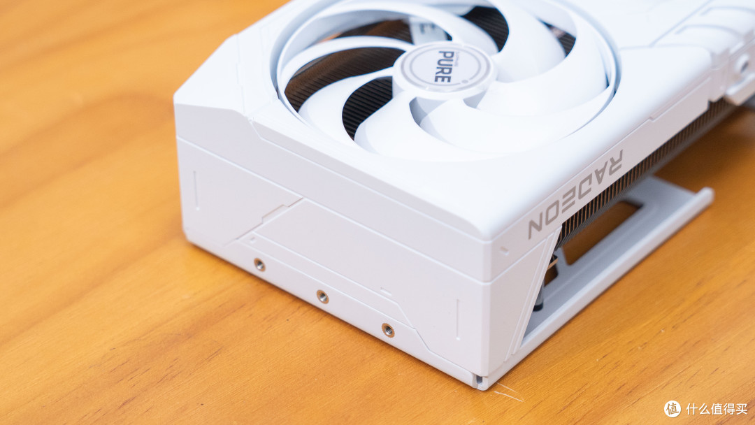 4500元价位新选择:蓝宝石PURE 极地 RX 9070 GRE OC 首发评测