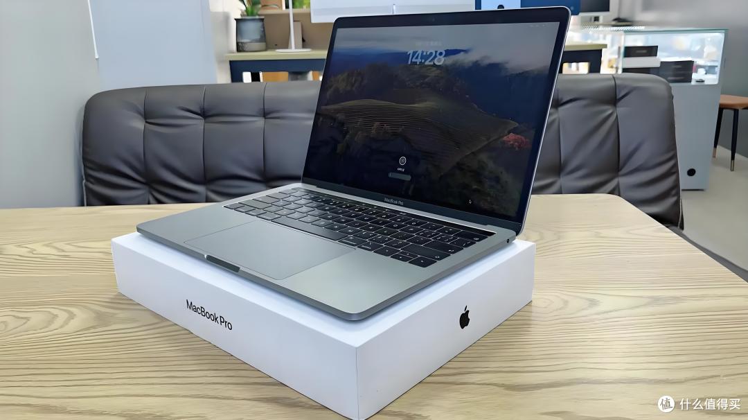 Apple MacBook Pro:桌面搭配的梦幻之选