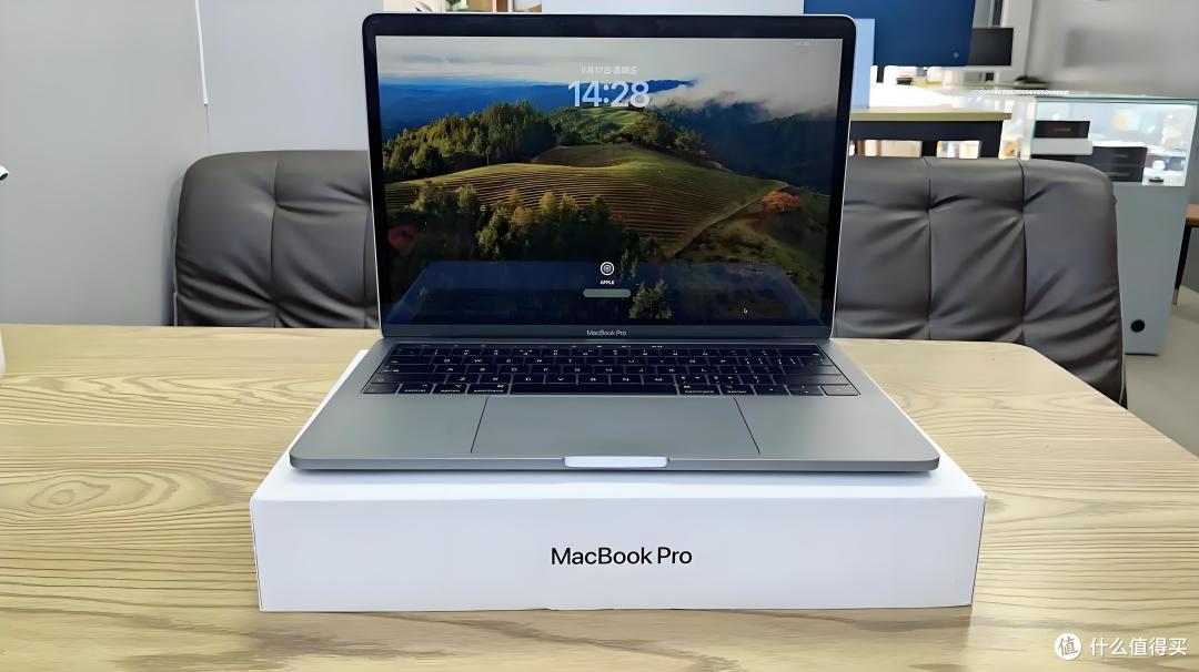 Apple MacBook Pro:桌面搭配的梦幻之选