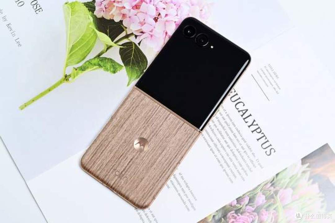 真正合拍的旗舰小折叠:联想moto razr 60 Ultra AI元启深度体验