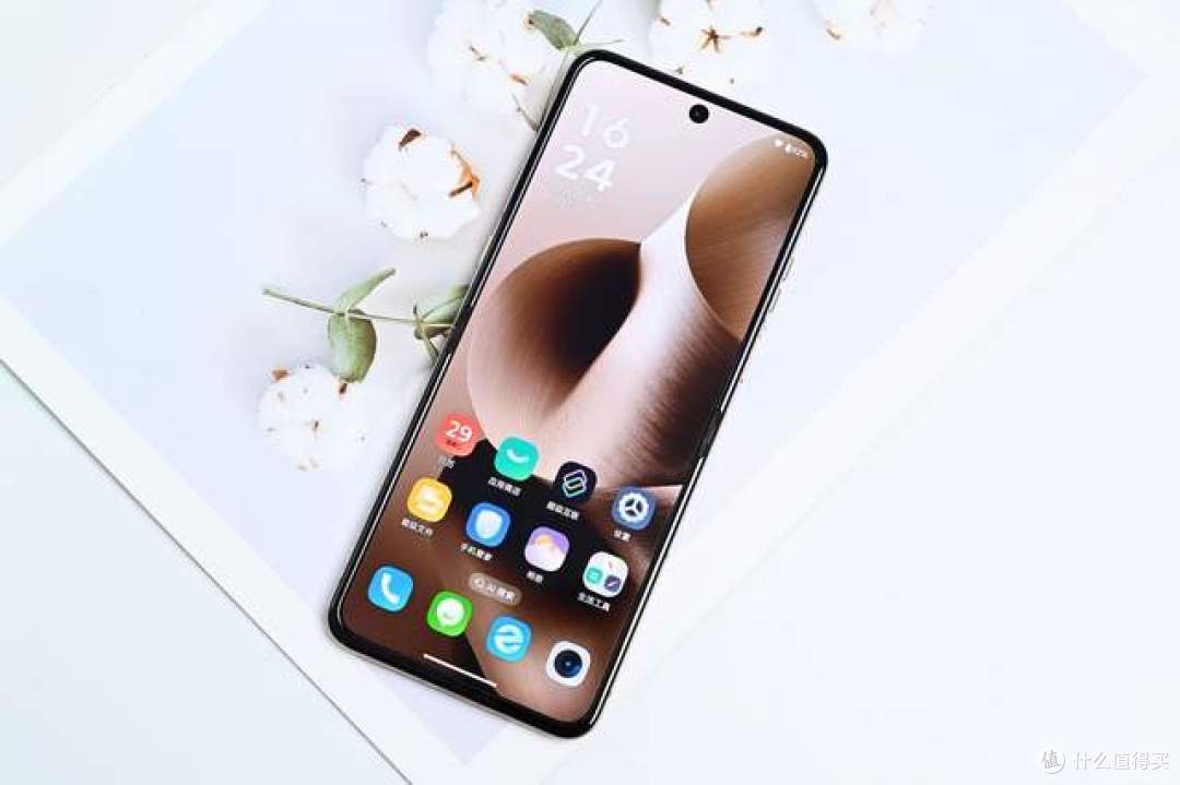 真正合拍的旗舰小折叠:联想moto razr 60 Ultra AI元启深度体验