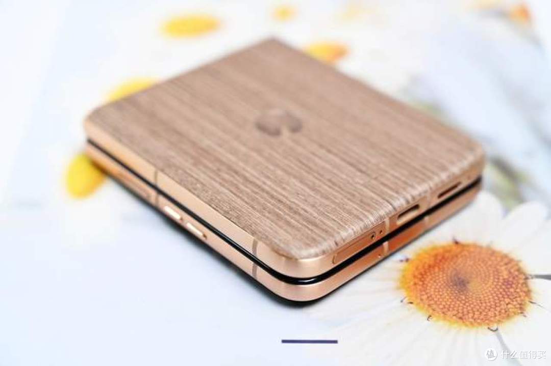 真正合拍的旗舰小折叠:联想moto razr 60 Ultra AI元启深度体验