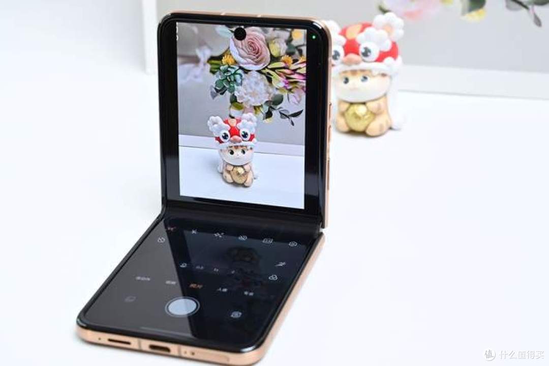 真正合拍的旗舰小折叠:联想moto razr 60 Ultra AI元启深度体验