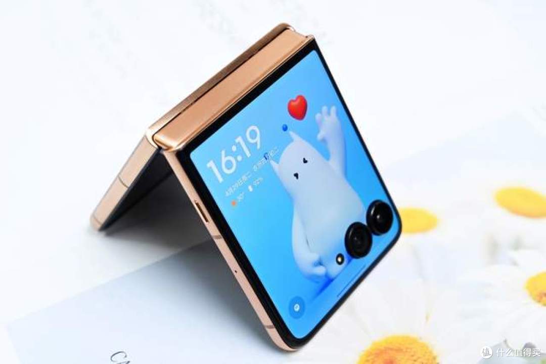 真正合拍的旗舰小折叠:联想moto razr 60 Ultra AI元启深度体验