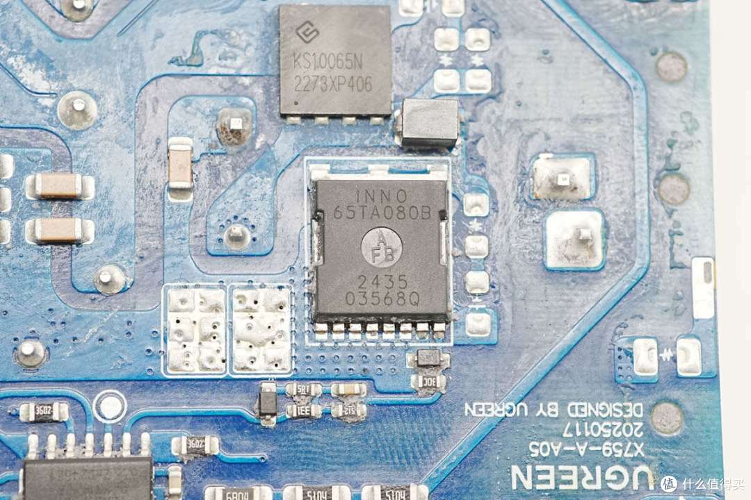 配备5C1A六个USB接口,绿联500W氮化镓充电器拆解