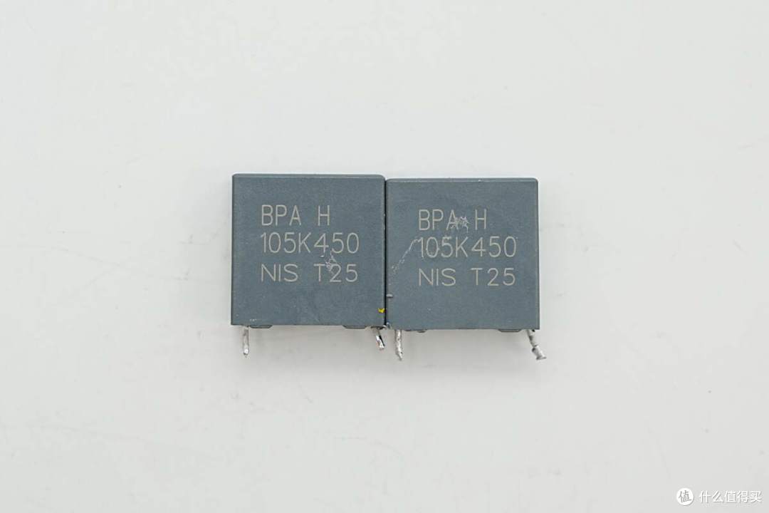 配备5C1A六个USB接口,绿联500W氮化镓充电器拆解
