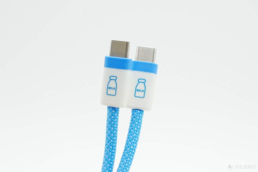 磁吸自卷设计,整洁便携,异泽240W磁吸编织数据线拆解