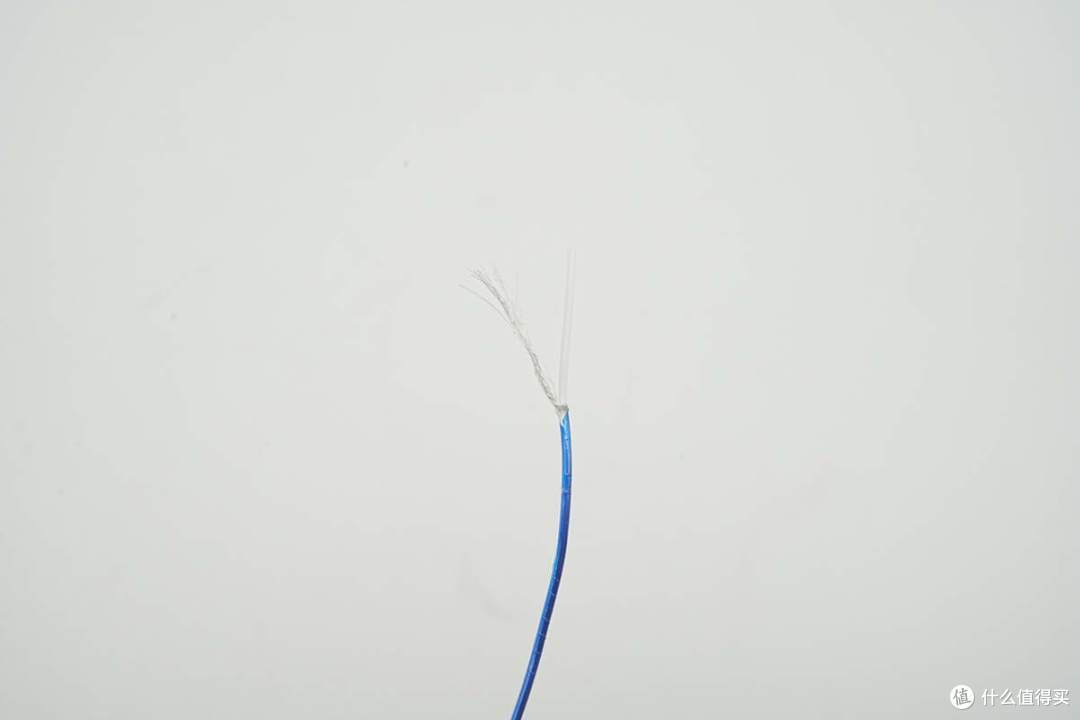 磁吸自卷设计,整洁便携,异泽240W磁吸编织数据线拆解