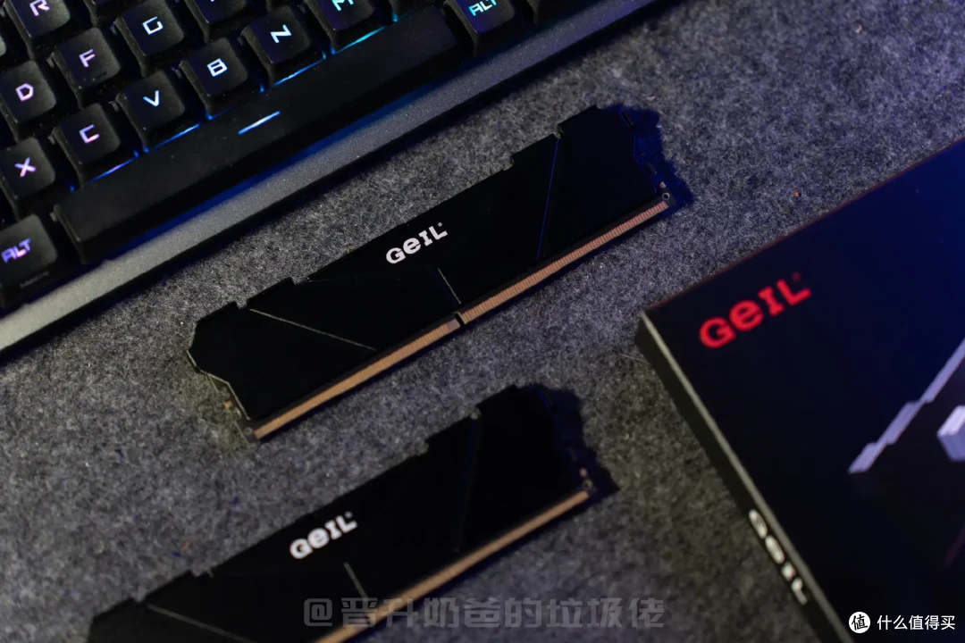 好马配好鞍，AMD神U配低时序DDR5内存|金邦巨蟹6000MHz C28