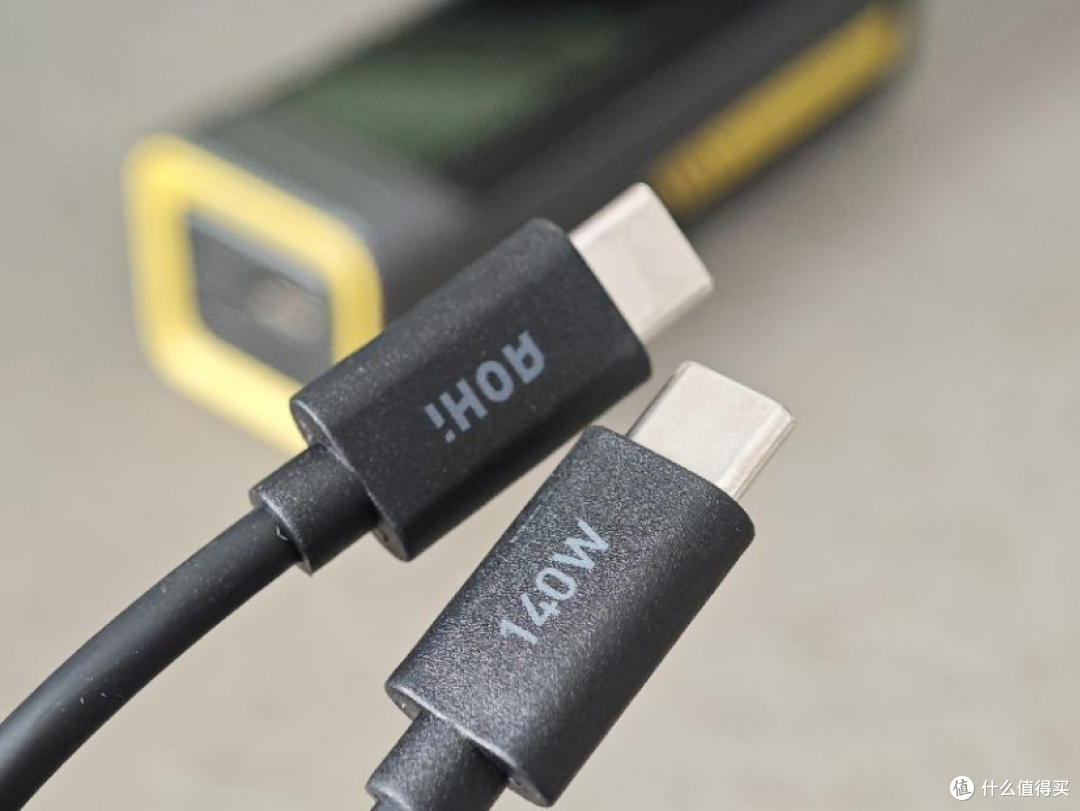 27600mAh+240W超强输出,Aohi奥海240W星舰能量舱,只需399!