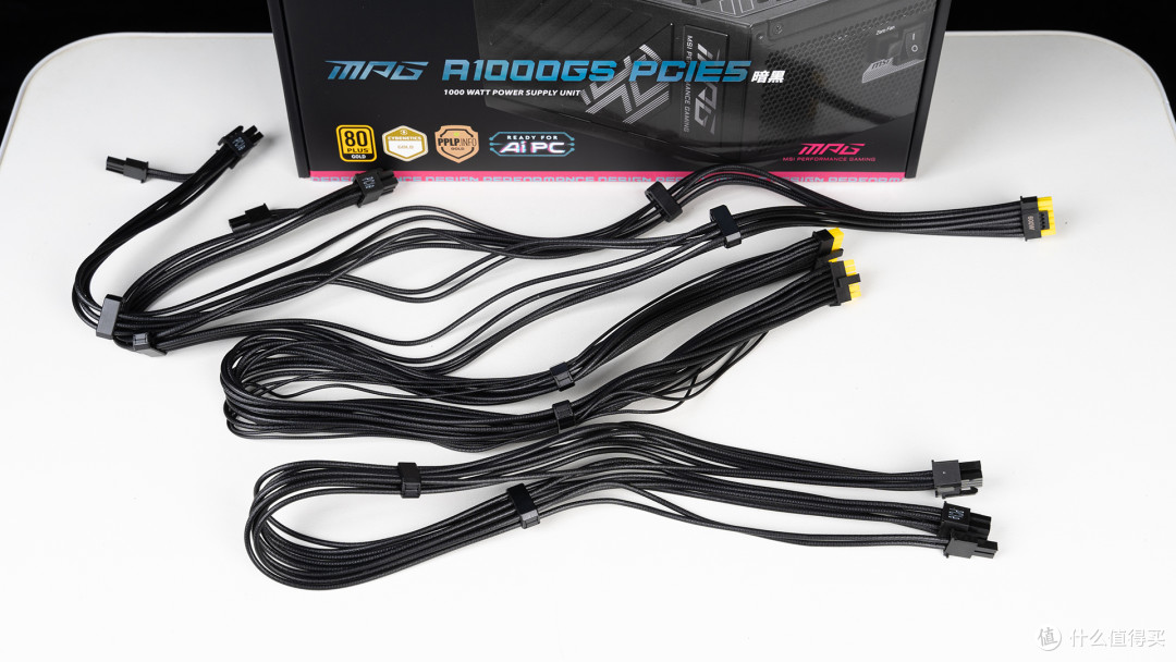RTX 50系显卡的金牌搭档,微星MPG A1000GS PCIE5暗黑电源体验