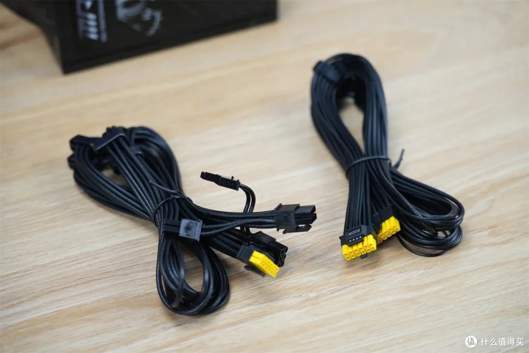 微星 MPG A1000GS PCIE5暗黑电源,藏着哪些让硬件狂飙的秘密?