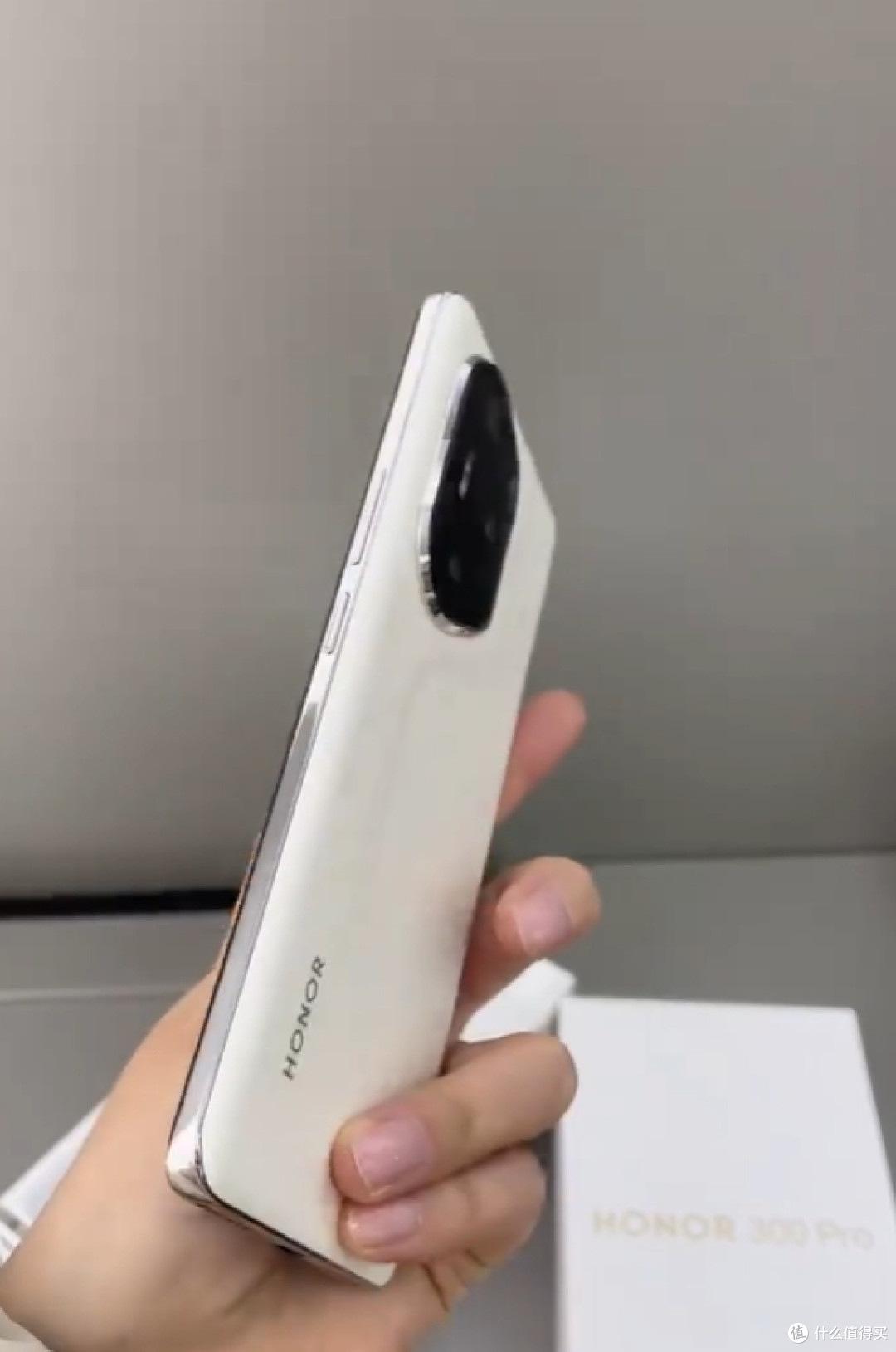2000元手机怎么选?这3款高刷大电池可以考虑