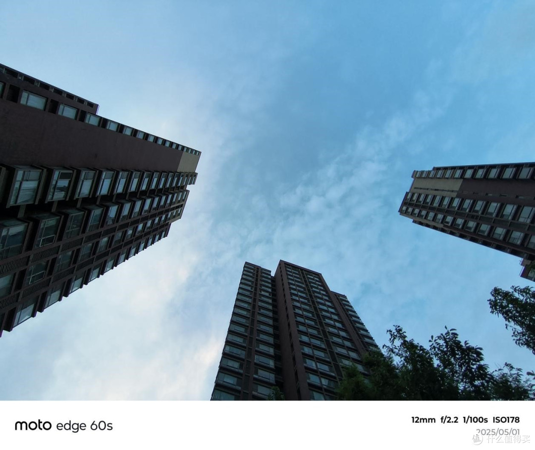 全面解析联想moto edge 60s:潮流设计与全能影像的完美结合