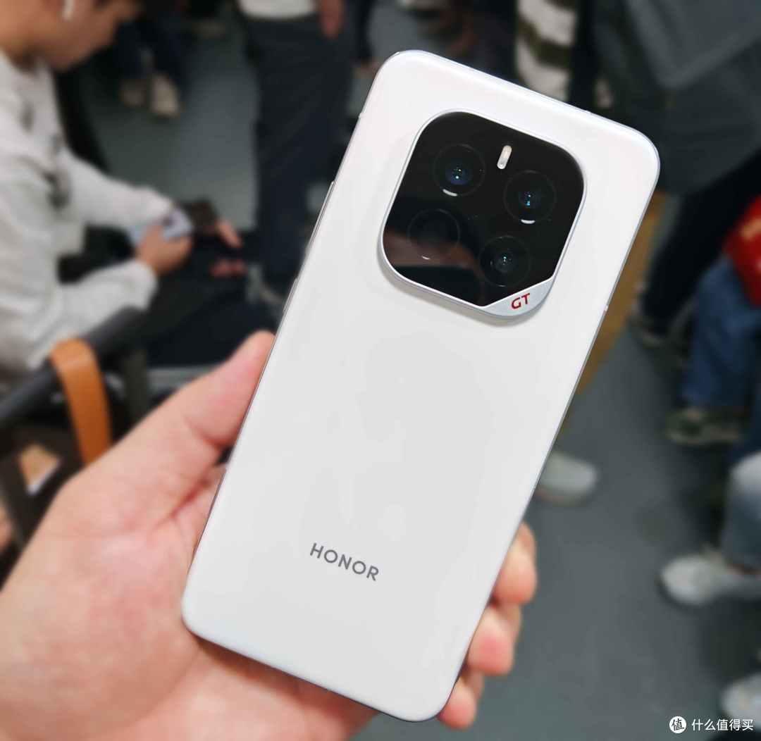 GT更Pro了,敢战你就来!荣耀GT Pro实测分享。